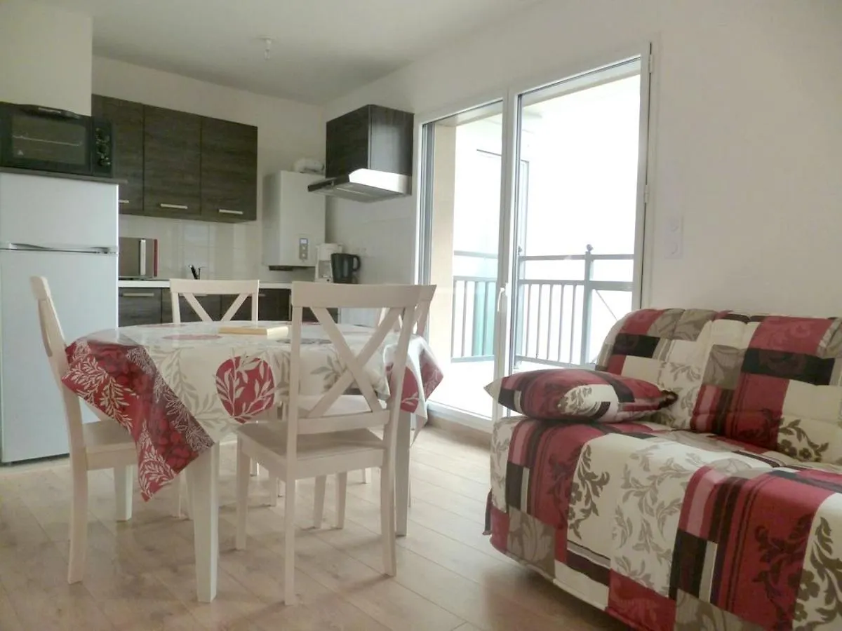 Appartement Charmant A Dinard Avec Balcon Et Jardin 0*,