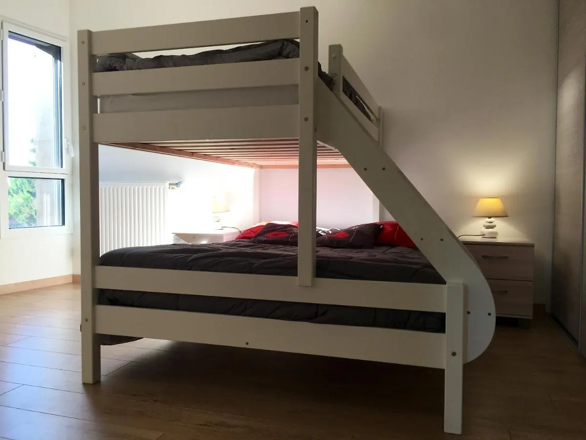 Appartement Charmant A Dinard Avec Balcon Et Jardin