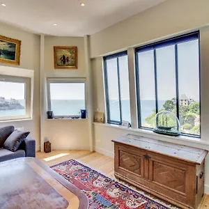 Apartment Chateau Des Deux Rives By Interhome, Dinard